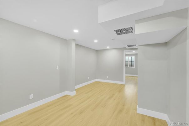 Empty room, Interior, Recessed Lighting, Wood Texture Flooring