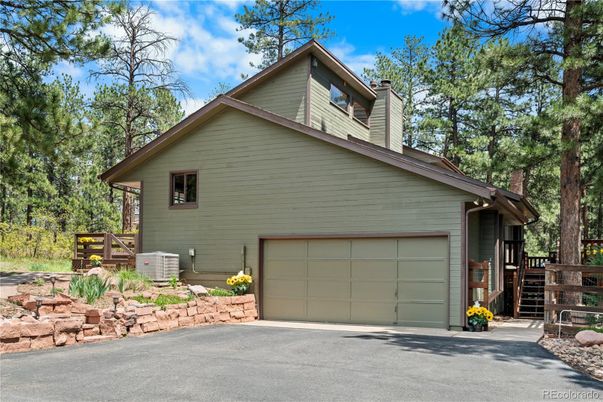 Attached, Exterior, Facade, American Craftsman