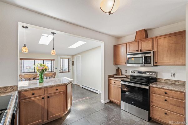 Interior, Kitchen, Pendant Lights, Stainless Steel Appliances