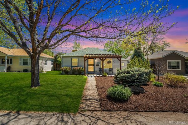 Backyard, Exterior, Facade, Ranch