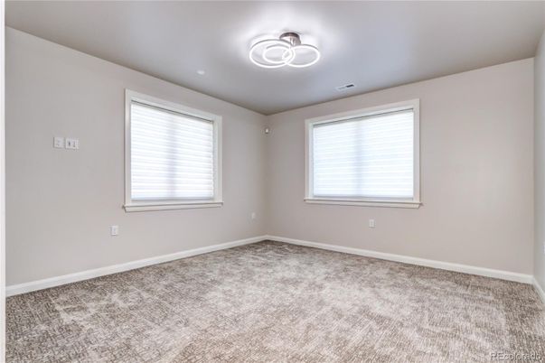 Empty room, Interior