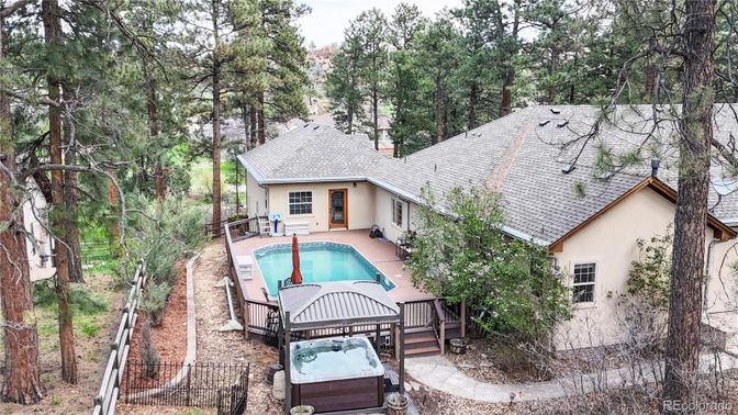 Exterior, Hot Tub, Pool