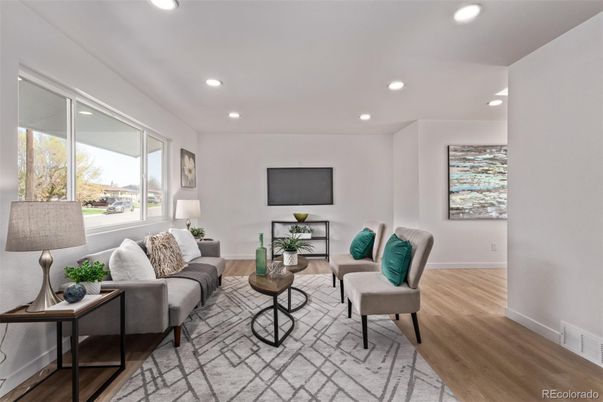 Interior, Living room, Recessed Lighting, Wood Texture Flooring