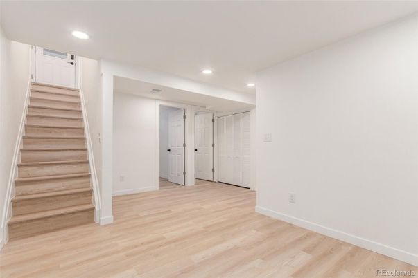 Empty room, Interior, Recessed Lighting, Wood Texture Flooring