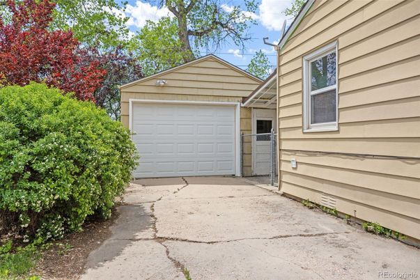 Detached Garage, Exterior