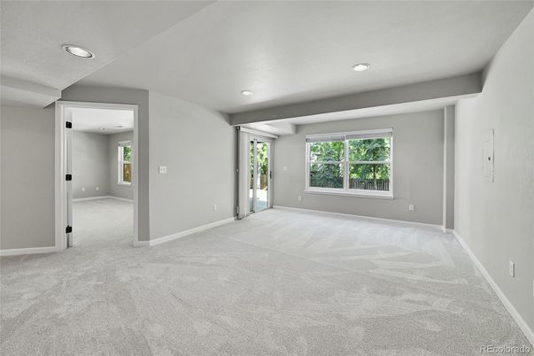 Empty room, Interior, Recessed Lighting