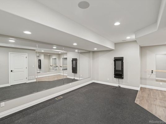 Empty room, Interior, Recessed Lighting