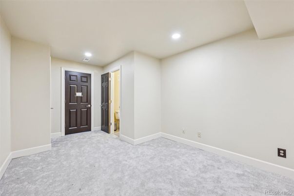 Empty room, Interior, Recessed Lighting