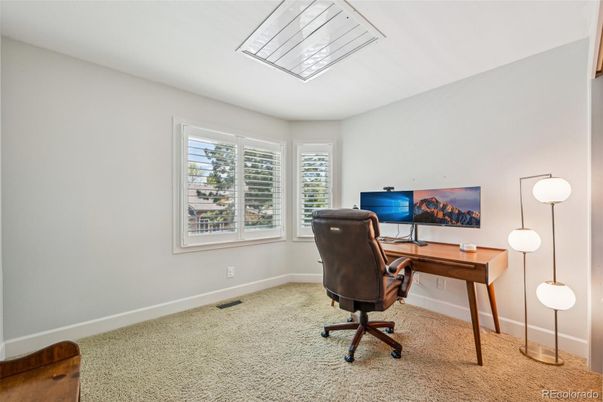 Home Office, Interior