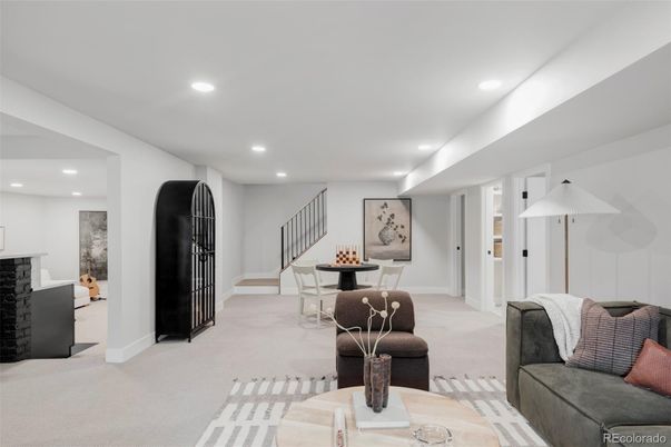 Dining room, Interior, Living room, Recessed Lighting