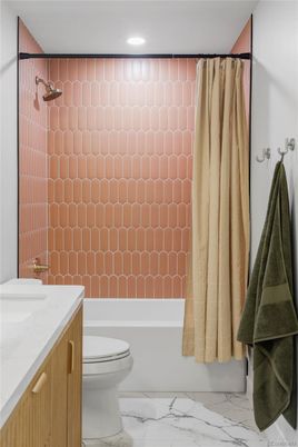 Bathroom, Interior, Marble, Recessed Lighting