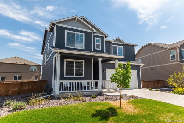 Attached, Exterior, Facade, American Craftsman