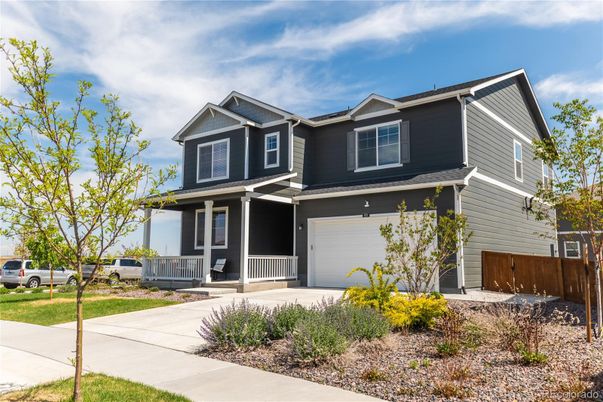 Attached, Exterior, Facade, American Craftsman