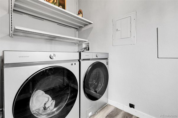Interior, Utility Closets, Washer, Wood Texture Flooring