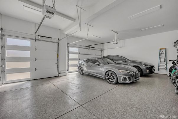 Garage, Interior