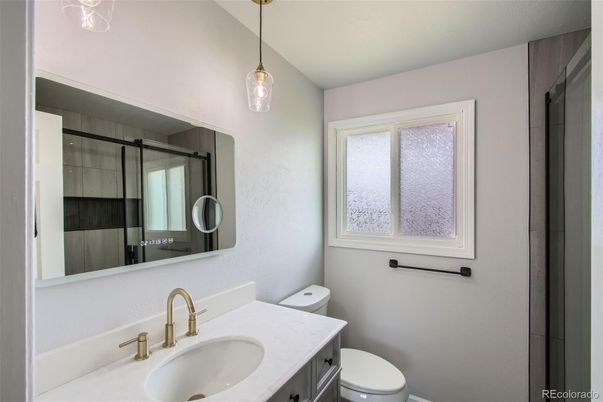 Bathroom, Interior, Pendant Lights