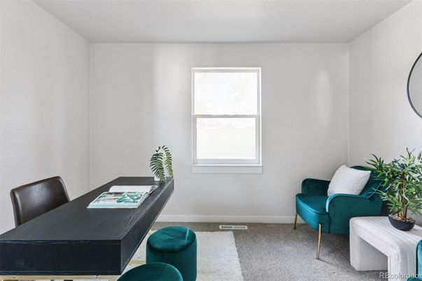 Home Office, Interior
