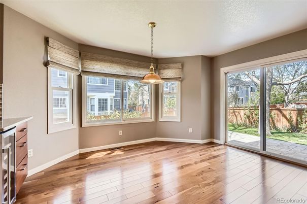 Empty room, Interior, Pendant Lights, Wood Texture Flooring