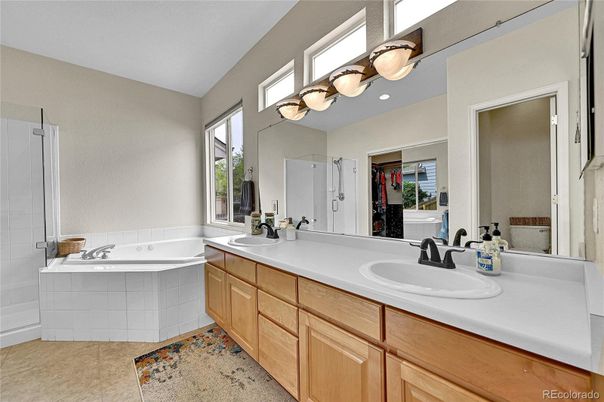 Bathroom, Dual Sink Vanities, Interior