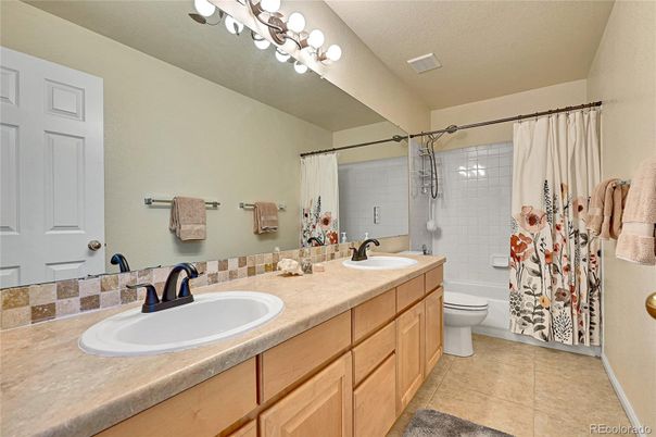 Bathroom, Dual Sink Vanities, Interior