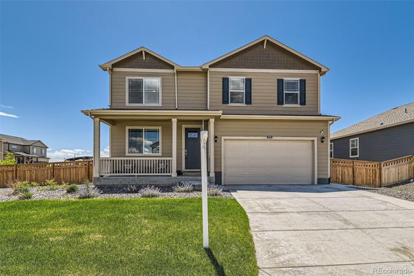 Attached, Exterior, Facade, American Craftsman