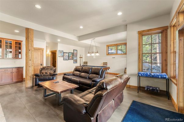 Interior, Living room, Pendant Lights, Recessed Lighting