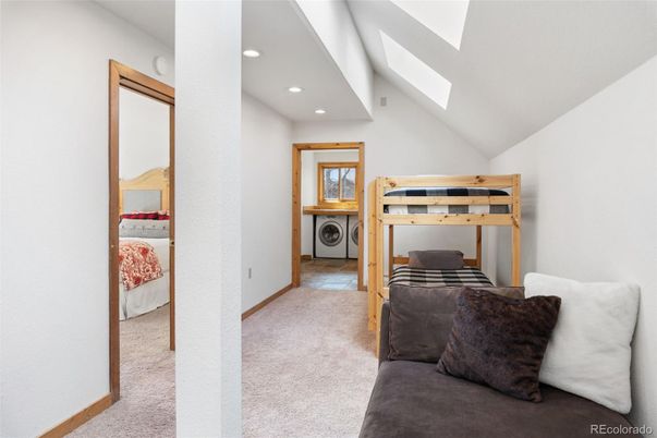Bedroom, Interior, Recessed Lighting, Washer