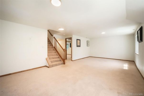 Empty room, Interior, Recessed Lighting