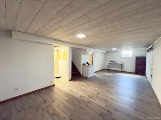 Empty room, Interior, Recessed Lighting, Wooden Ceilings, Wood Texture Flooring
