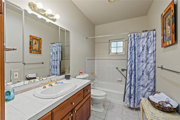 Bathroom, Interior, Tile Countertops