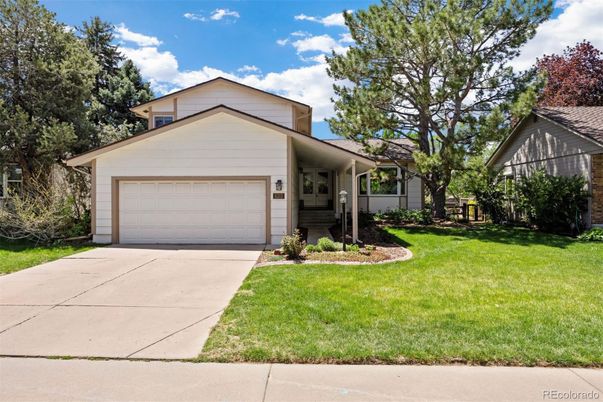 Attached, Exterior, Facade, American Craftsman