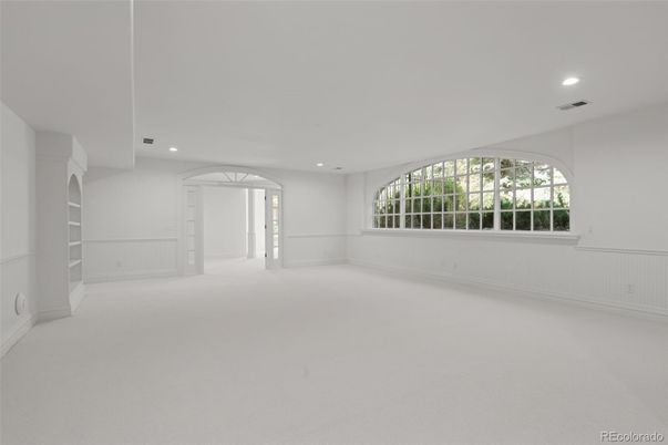 Empty room, Interior, Recessed Lighting