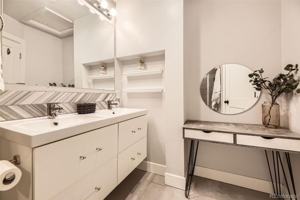 Bathroom, Dual Sink Vanities, Interior