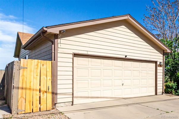 Detached Garage, Exterior