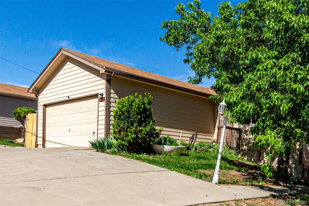 Detached Garage, Exterior