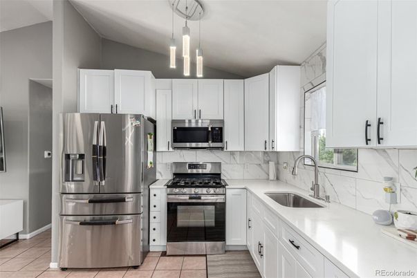 Interior, Kitchen, Pendant Lights, Stainless Steel Appliances