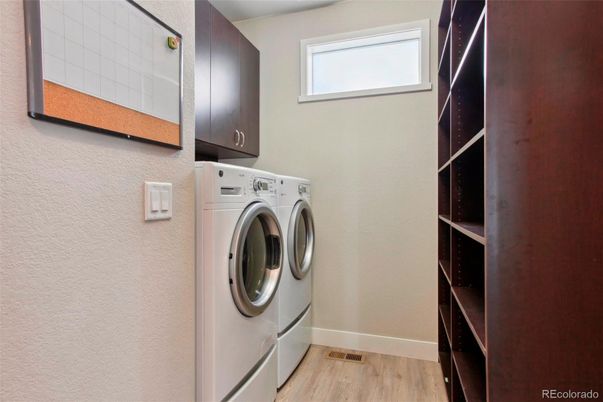 Interior, Washer, Wood Texture Flooring