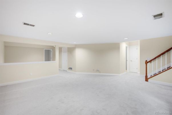 Empty room, Interior, Recessed Lighting
