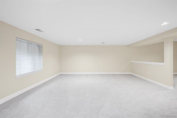 Empty room, Interior, Recessed Lighting