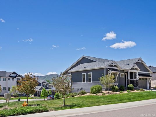Exterior, Facade, Ranch