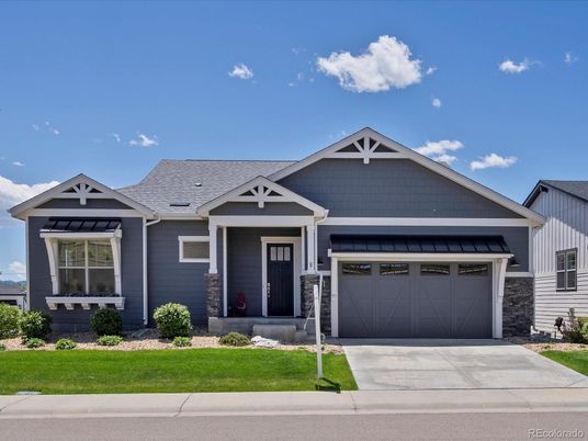 Attached, Exterior, Facade, American Craftsman