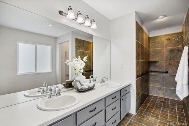 Bathroom, Dual Sink Vanities, Interior