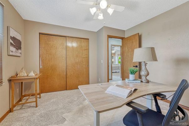 Home Office, Interior