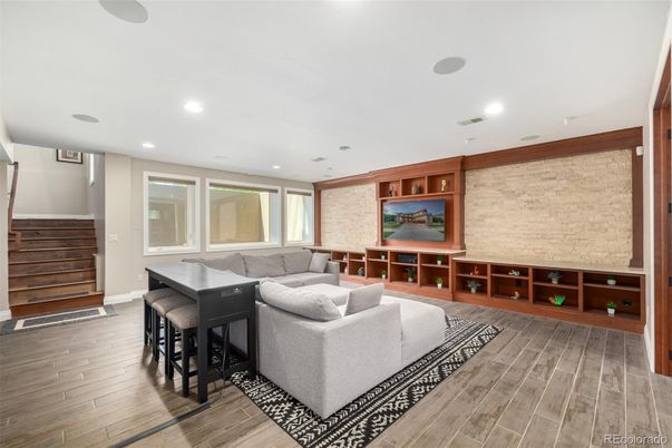 Interior, Living room, Recessed Lighting, Wood Texture Flooring