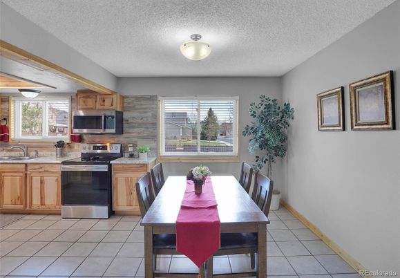 Dining room, Interior, Kitchen, Stainless Steel Appliances