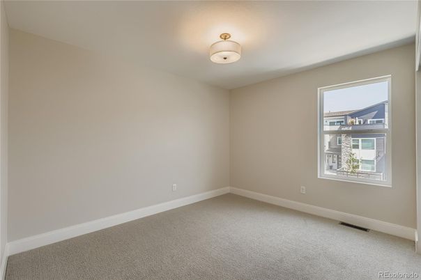 Empty room, Interior