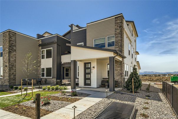 Exterior, Facade, Modern