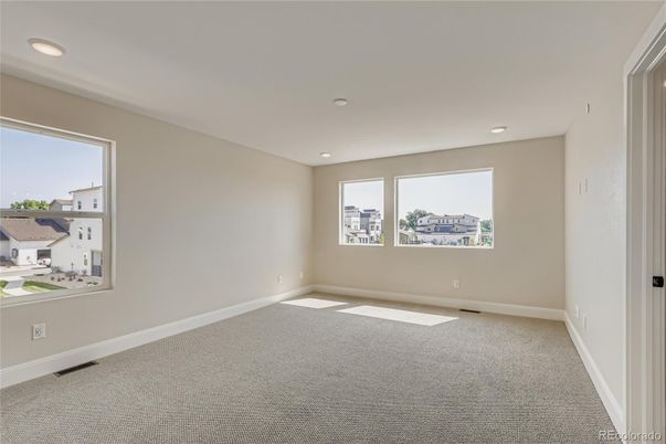Empty room, Interior, Recessed Lighting