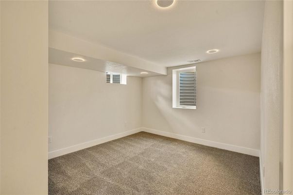 Empty room, Interior, Recessed Lighting