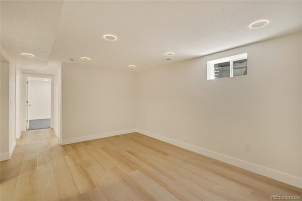 Empty room, Interior, Recessed Lighting, Wood Texture Flooring